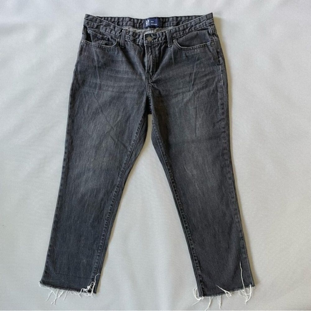 Gap Boyfriend Jeans Raw Hem Cropped Denim Women’s Size 12/31 EUC